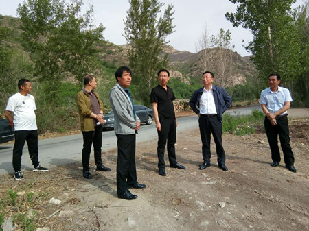 于仁礼调研脱贫攻坚